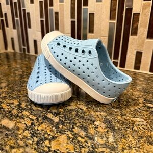 Native Jefferson Slip-On Water Sneakers Blue White Toddler Unisex Size C6 EUC